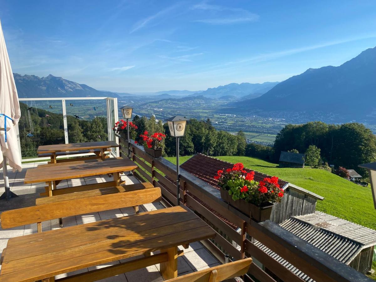 Aparthotel-almgasthaus Gemsli - A Bisal Oesterreich Ueberm Schweizer Rheintal *